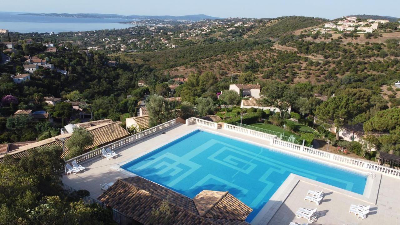 Les Issambres Appart 6 Pers Grande Terrasse Superbe Vue Mer Et Golfe De Saint Tropez, Piscine Exterior foto